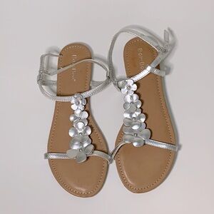 Bamboo girls t-strap style  sandals size 4